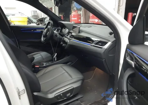 2020 BMW X1 xDrive28I из США, поврежденный, VIN WBXJG9C07L5R27894